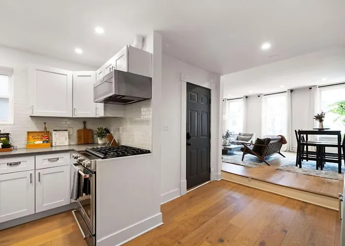 Hostwise - The Palo - Stylish War Streets Retreat, Highly Walkable Pittsburgh