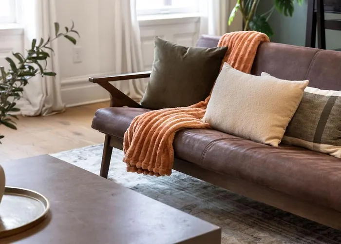 Hostwise - The Palo - Stylish War Streets Retreat, Highly Walkable