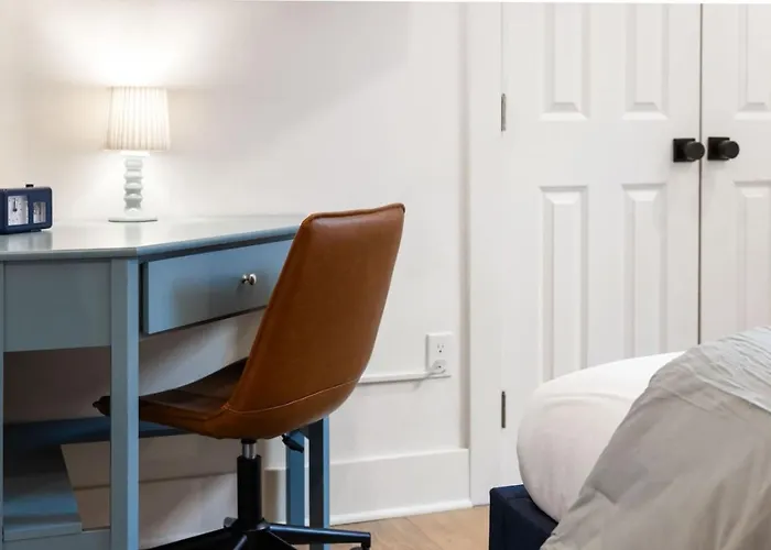 Hostwise - The Palo - Stylish War Streets Retreat, Highly Walkable Pittsburgh